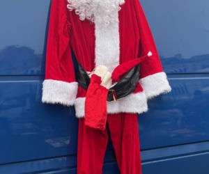 Lubelska Giełda Staroci w świątecznym klimacie. Tłumy szukały prezentów na Mikołajki