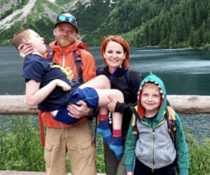 Ciężko chory Jasio zdobywa polskie góry. Jego rodzice nie zrezygnowali ze swoich pasji