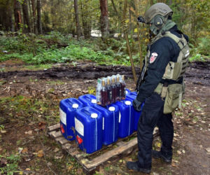13 osób zatruło się alkoholem. Tak wyglądają bimbrownie w Polsce 