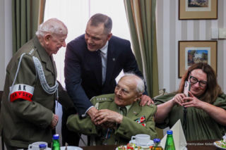 Poruszające sceny z Nawrockim. Tak potraktował uczestniczkę Powstania Warszawskiego