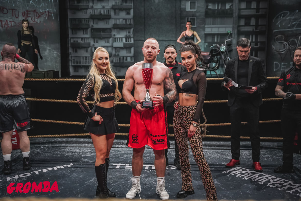 GROMDA: Ring-girls 