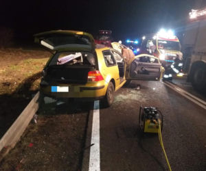 Tragiczny wypadek w Jeziorach Wielkich! Nie żyje młody kierowca! [ZDJĘCIA]