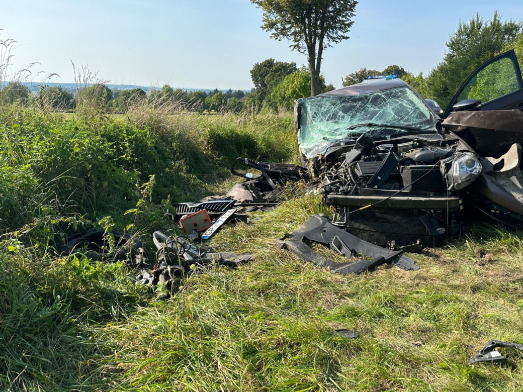 Poważny wypadek w Warmińsko-Mazurskiem. Dwie osoby ranne