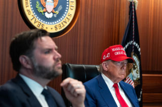 Trump: Wojna z Iranem skończy się w listopadzie. Ludzie Trumpa: Potrwa dłużej niż jego kadencja