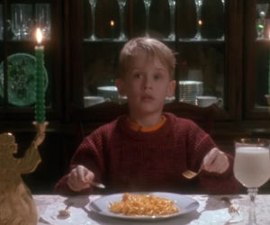 Mac'n Cheese z mikrofali i kielich mleka