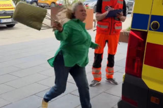 Na dobre i na złe nowy sezon na planie. Pani Jadzia (Aldona Jankowska), chłopak Matyldy (Tomasz Osica)