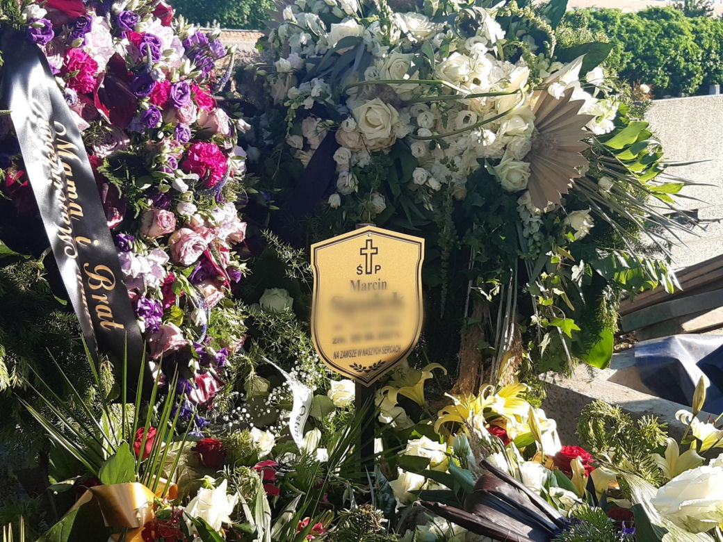 Zatłukli biznesmena trzonkami siekier. Jeden z morderców wciąż na wolności