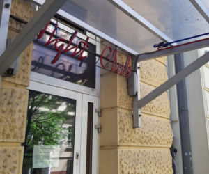 Zwłoki mężczyzny pod klubem nocnym na ul. Pankiewicza 4 w Warszawie.