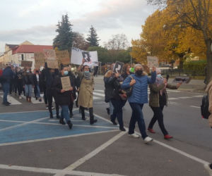 Strajk kobiet: „Chciałabym dokonać aborcji rządu”. Bełchatowianki OSTRO na ulicach miasta!
