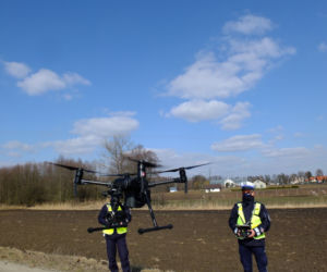 Na drogowych piratów polują z...nieba! Lubelscy policjanci mają nowy sposób na niesfornych kierowców