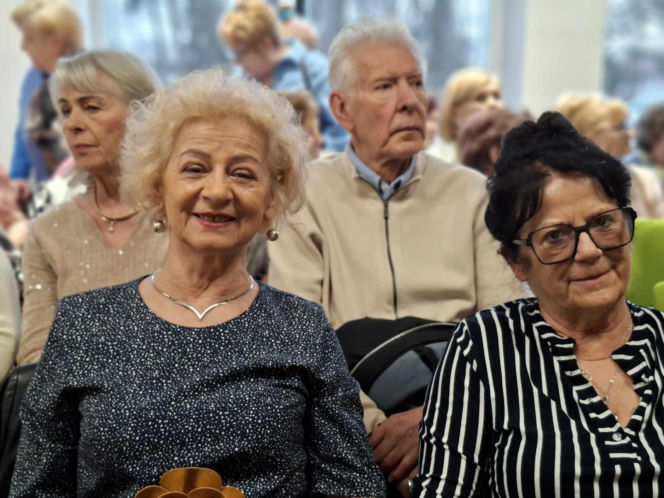 Starachowice. Moda, która nie zna metryki! Międzypokoleniowe show w Centrum Kreatywności Pałacyk