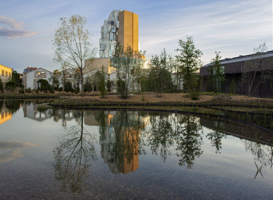Luma Tower w Arles: nowa realizacja Franka Gehry'ego