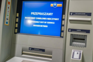 Panika w Polsce - w bankach i przy bankomatach po ataku Rosji na Ukrainę