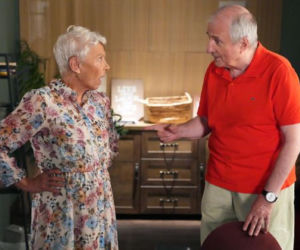 Barwy szczęścia, odcinek 3271. Krystyna (Hanna Bieluszko), Krzysztof (Jacek Kałucki)