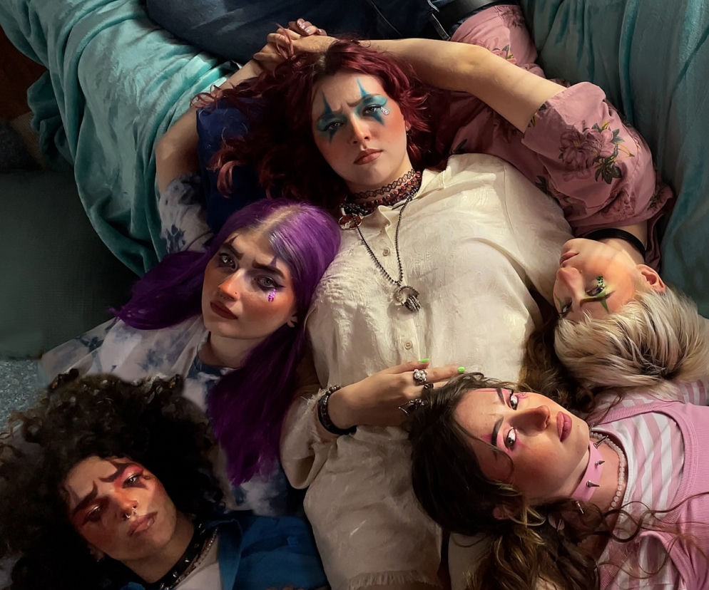 KARIN ANN – SŁOWACKA ARTYSTKA POKOLENIA “Z” PREZENTUJE NOWY SINGIEL I VIDEO ‘I’M A LOSER’