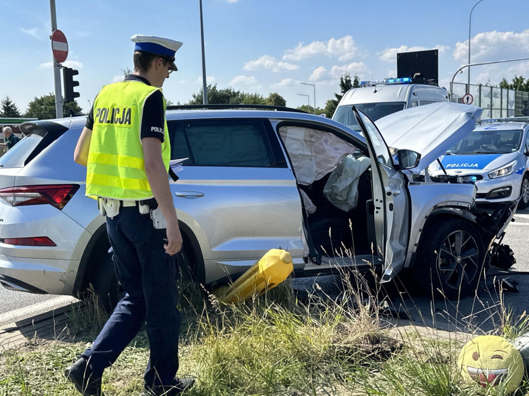 Potworny wypadek pod Legionowem, troje dzieci w szpitalu