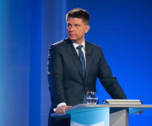 ODPRAWY DLA STARYCH, TABLETY DLA NOWYCH.