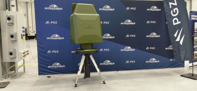 Program San to antydronowy „szwajcarski scyzoryk”? Premier i Szef MON na podpisaniu umowy