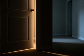 Ciemna strona świąt w Ostrzeszowie. Co ukrywają rodzinne domy?