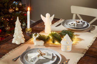 Magia świąt zaczyna się w domu. Te dekoracje wprowadzą bajkowy klimat do twoich wnętrz 