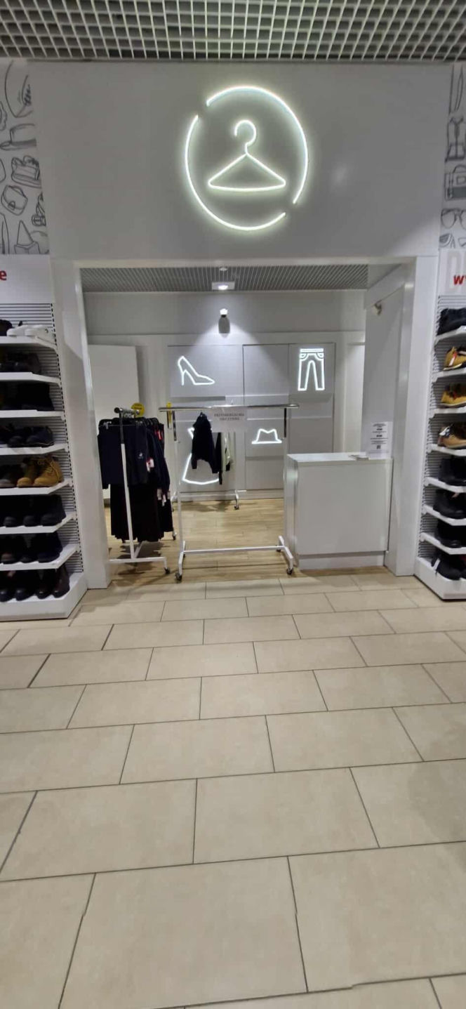 14-latek zaatakowany nożem w przymierzalni. Nieoficjalne ustalenia szokują! To była schadzka?!