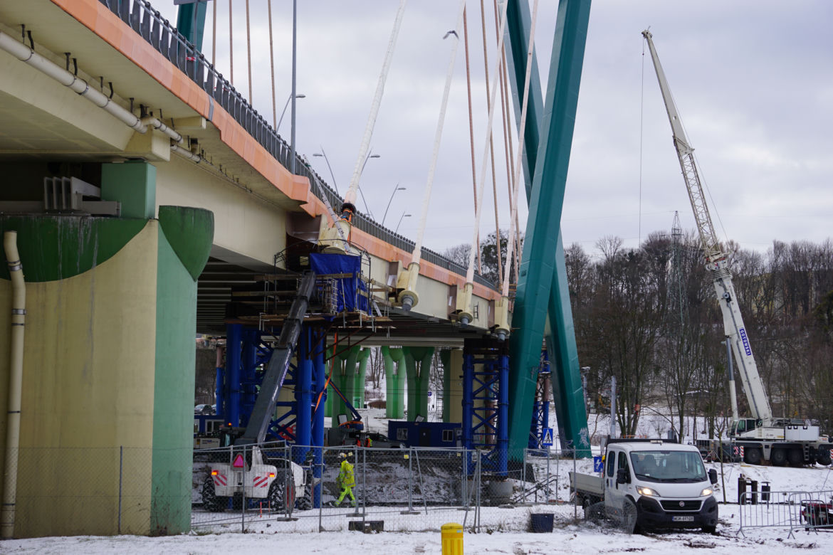 Próbne obciążenia na Moście Uniwersyteckim. Kiedy wjadą tu auta? [ZDJĘCIA]
