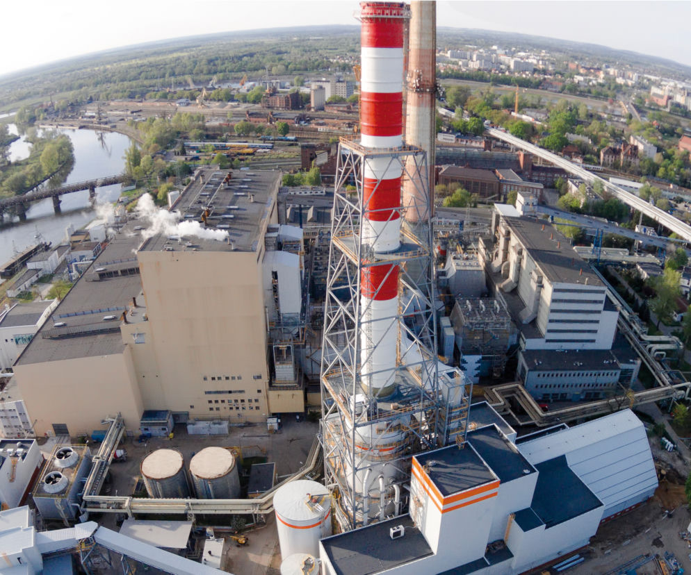 Elektociepłownia przepuszcza spaliny przez kąpiel wodną