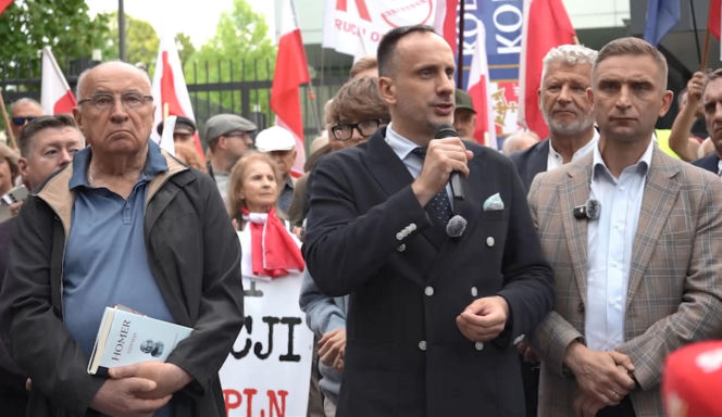 Manifestacja ROG w Warszawie. Żądali reparacji