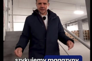 Schron powstaje w metrze. Tysiące łóżek, koców i śpiworów!