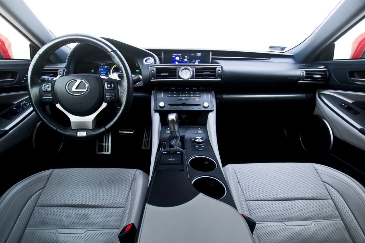 Lexus RC 300h F Sport
