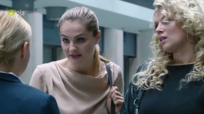Przyjaciółki 3 sezon odc. 39. Inga (Małgorzata Socha), Patrycja (Joanna Liszowska)