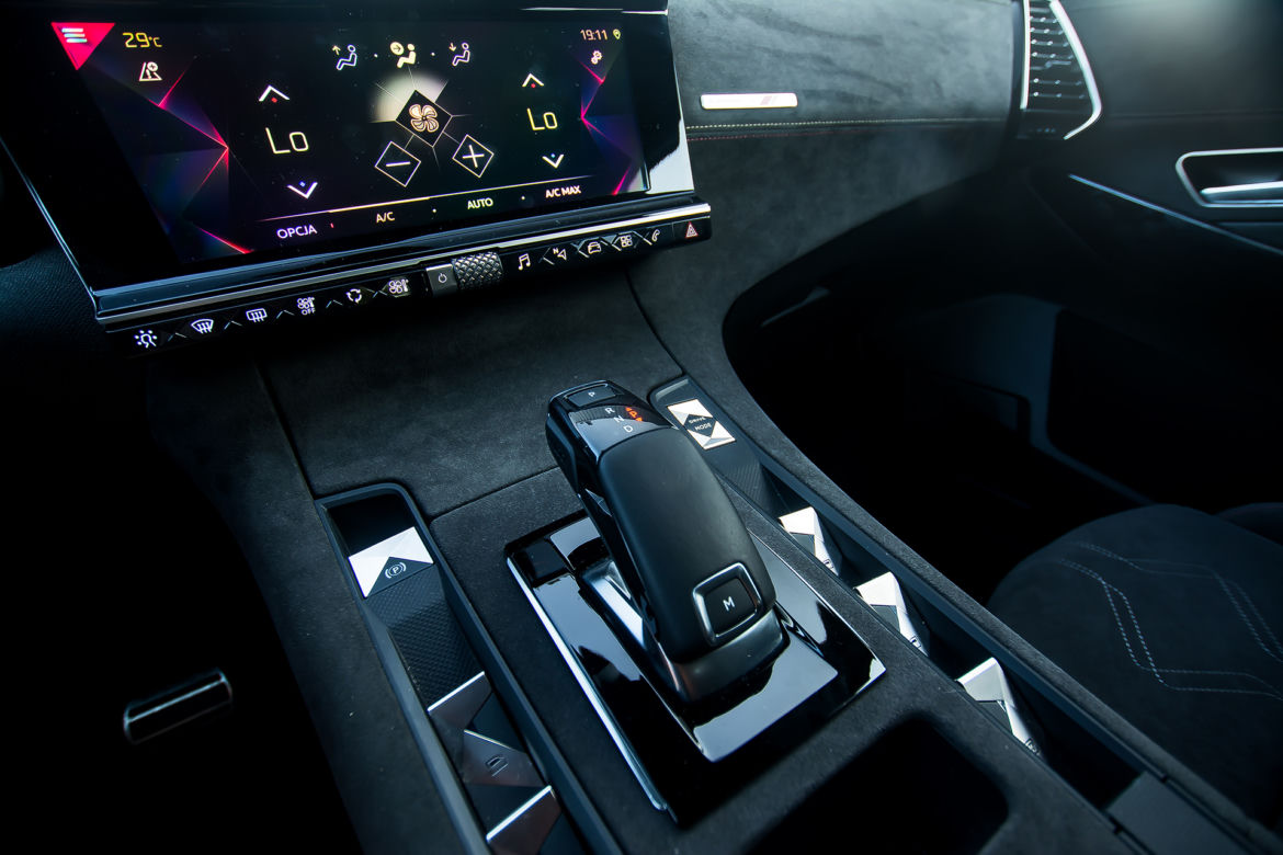 DS 7 Crossback Grand Chic 2.0 BlueHDI 177 KM AT
