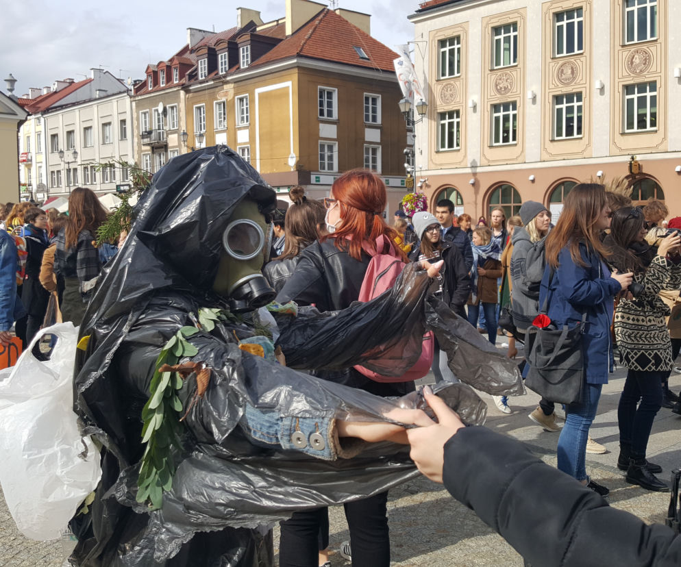 Białystok: Młodzieżowy Strajk Klimatyczny: Najpierw natura, potem matura
