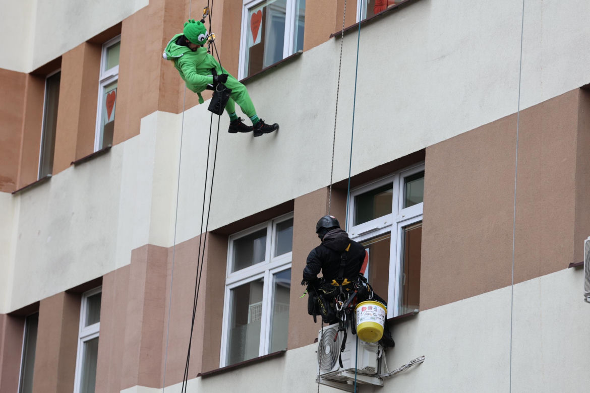 Alpiniści dla WOŚP dali radość małym pacjentom z Uniwersyteckiego Szpitala Dziecięcego w Lublinie