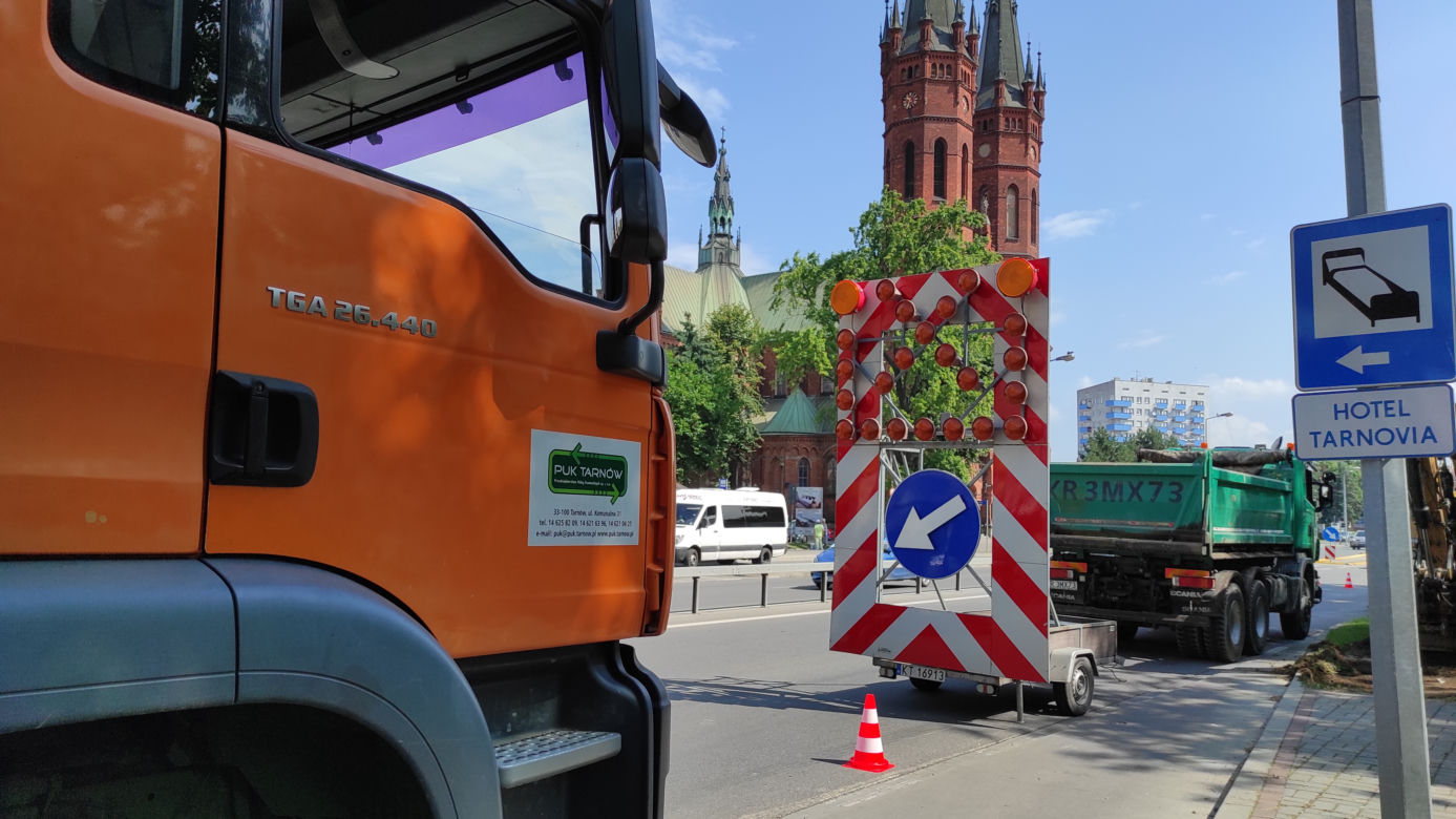 Prace przy budowie węzła przesiadkowego Krakowska-Planty w Tarnowie