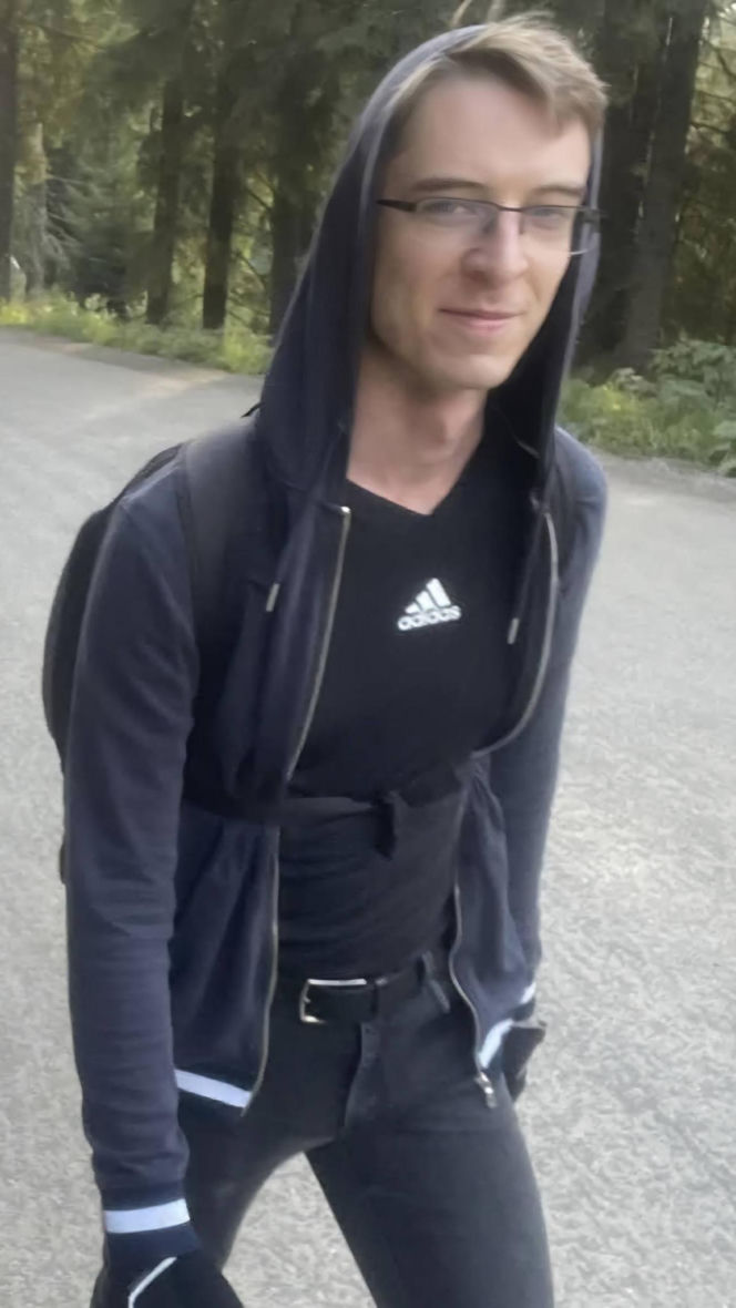 28-letni programista z Wrocławia zniknął bez śladu. Rodzina publikuje nagrania z kamer i błaga o pomoc