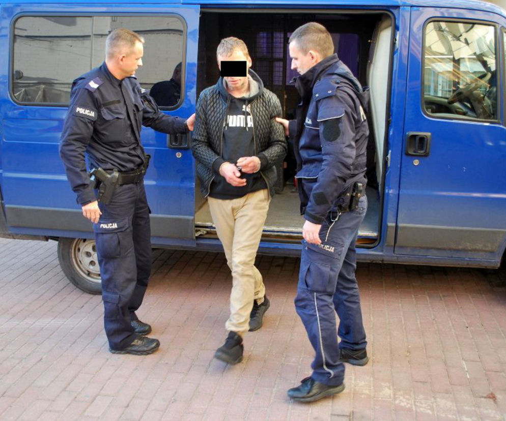 Okradał staruszki podczas różańca