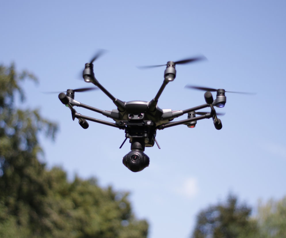 Studenci z Uniwersytetu im. Adama Mieckiewicza będą uczyć się latać dronami!