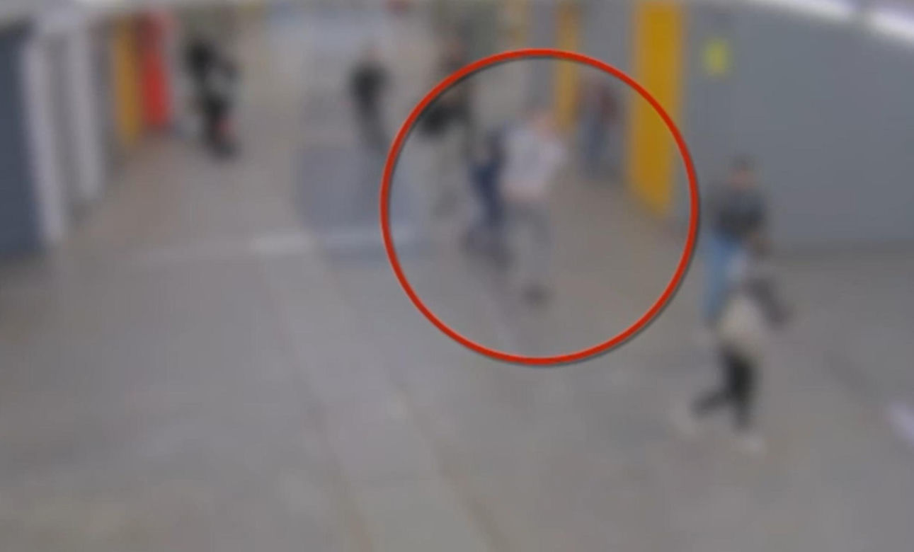 16-latek brutalnie zaatakowany na stacji metra w Warszawie