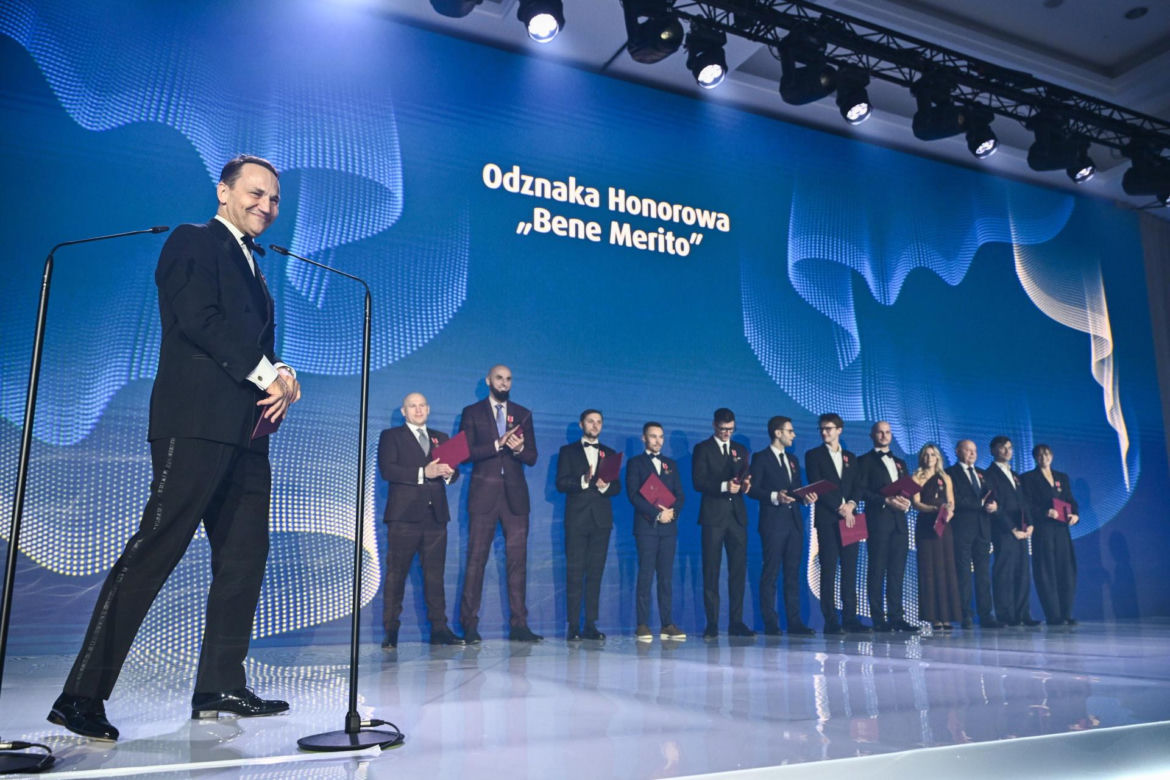 Radosław Sikorski odznaczył Ambasadorów Totalizatora Sportowego