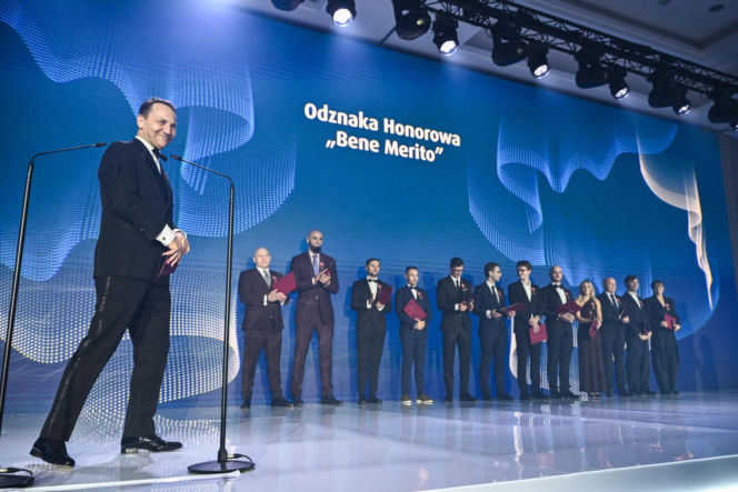 Radosław Sikorski odznaczył Ambasadorów Totalizatora Sportowego