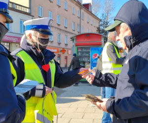 W walentynki policja przypomina, że kochać musimy się też na drodze
