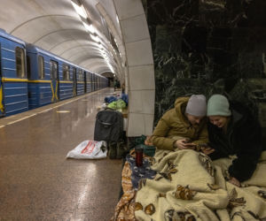 Od początku wojny żyją w metrze. To ich nowy dom i schron przed bombami 