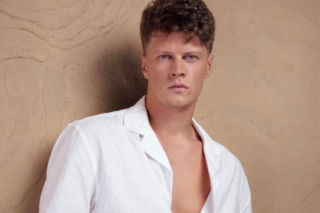 Bartosz Gwiazda reprezentuje Polskę na Mister Supranational 2026. Kim jest przystojny Polak? [ZDJĘCIA]
