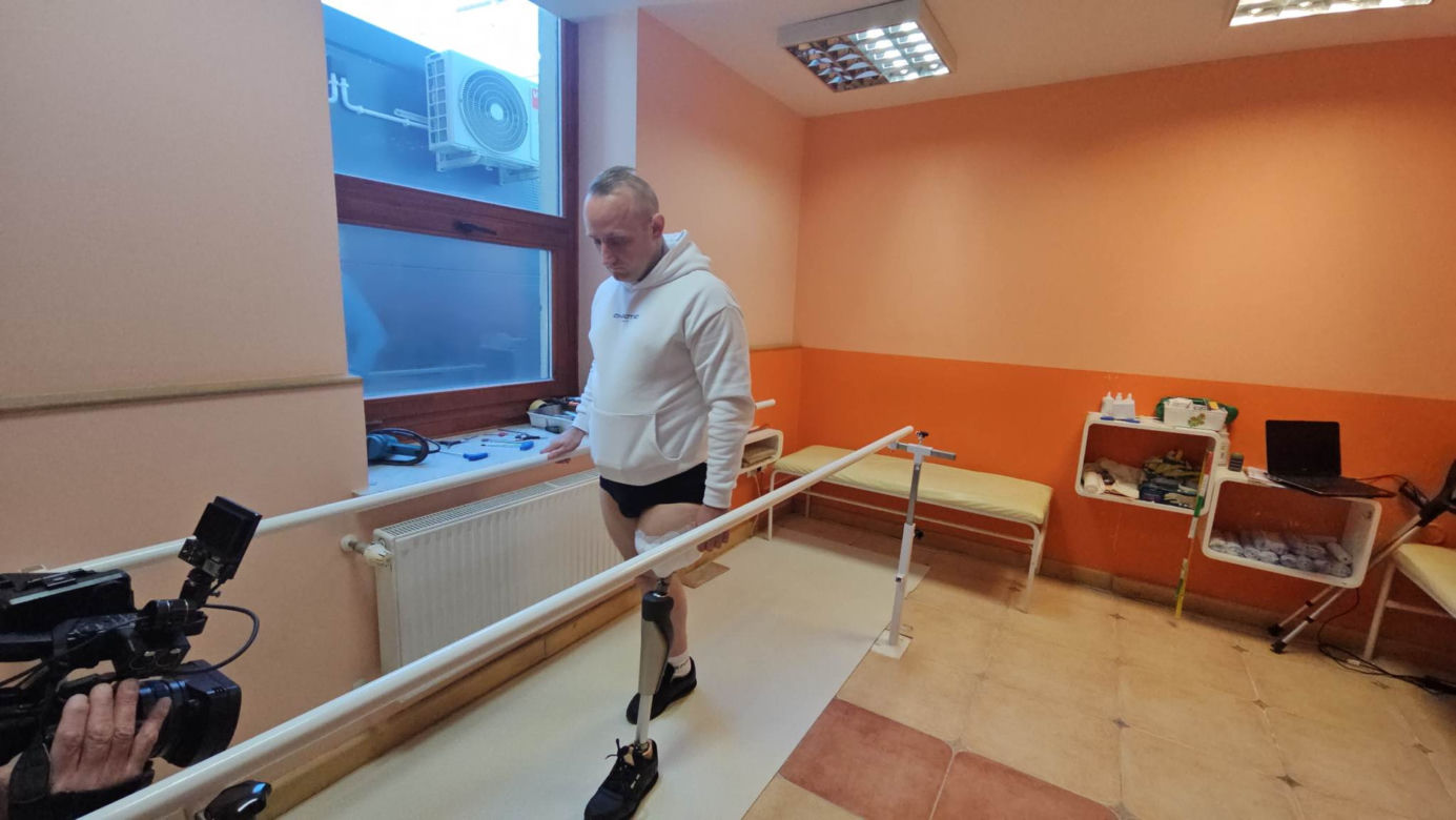 W 2019 roku stracił nogę w wypadku teraz dostał najnowocześniejszą protezę