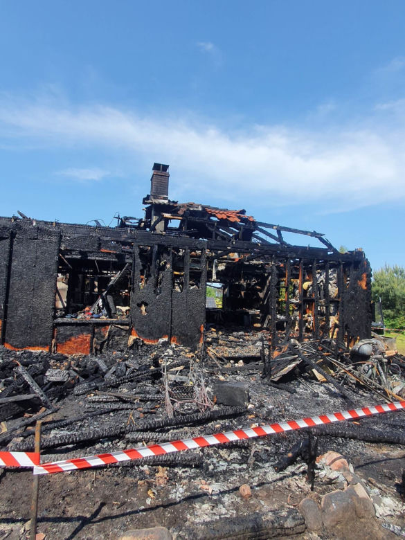 Pożar domu w Suchej pod Tucholą. Z budynku nic nie zostało [ZDJĘCIA]