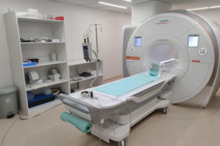 Dłuższe kolejki do rezonansu i tomografu? Posłowie alarmują w sprawie finansowania badań