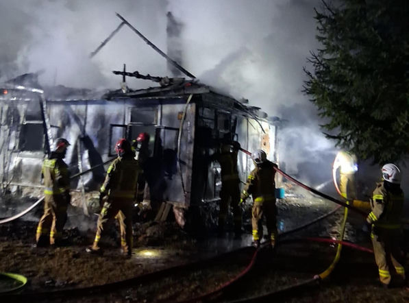 Pożar w Boże Narodzenie. Z płonącego domu wyciągnięto dwa ciała