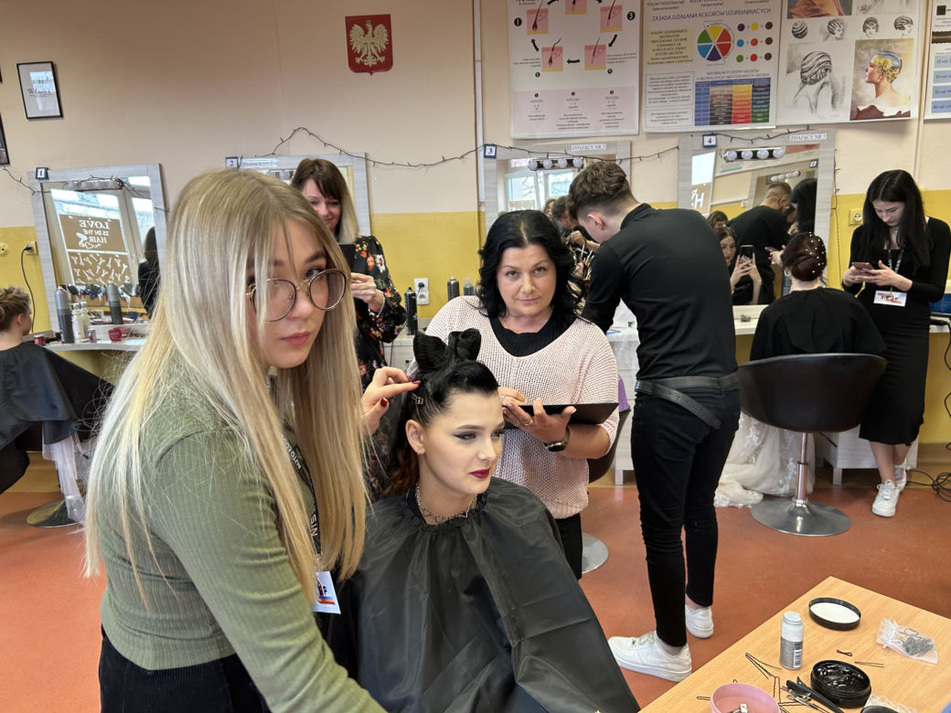 Konkurs fryzjerski "Złote Nożyczki"