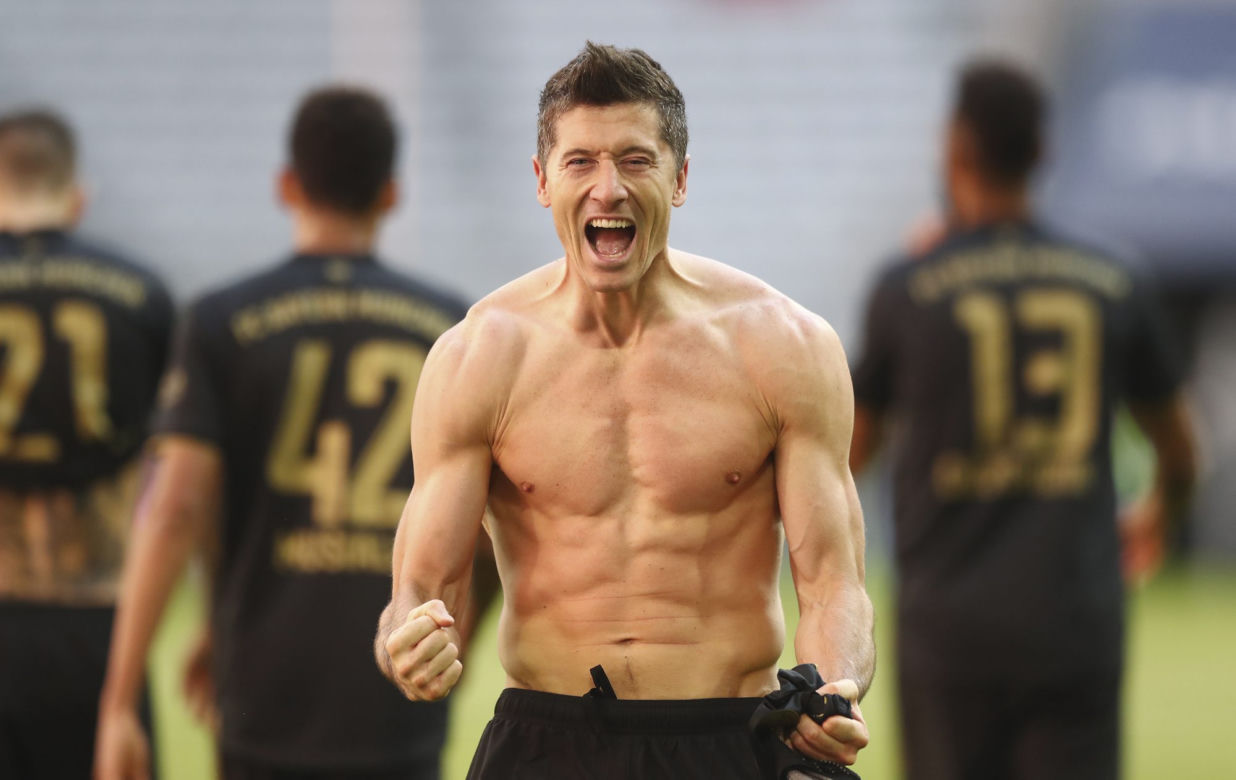 Robert Lewandowski i Anna Lewandowska w mercedesie za milion